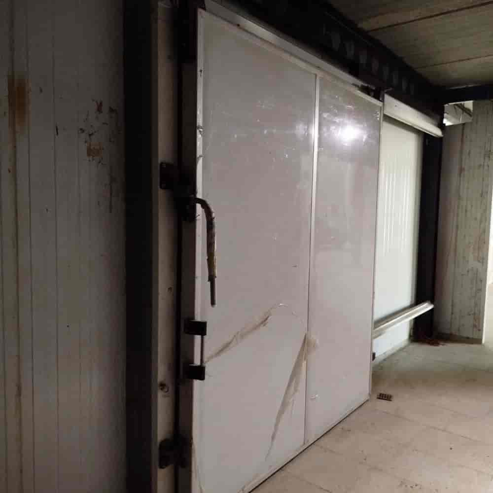 ساخت انواع درب های سردخانه ای